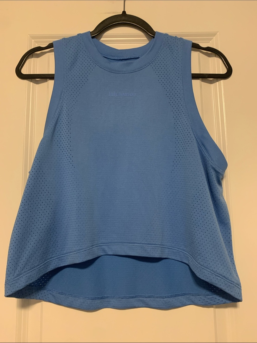 lululemon athletica Pool Blue Performance Tank, est Sz 8, ptp 19in, GUC